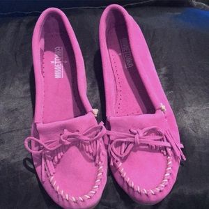 NEW w/o Box MINNETONKA moccasins neon purple